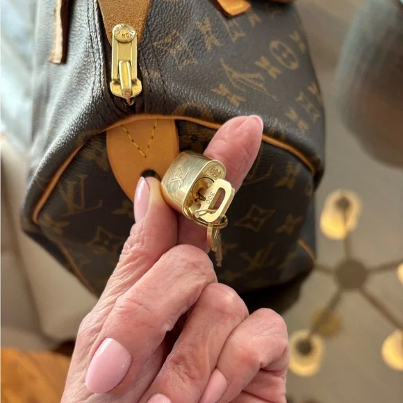 Vintage Y2K Louis Vuitton Speedy 30 - Picture 9 of 15
